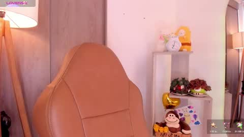 Danielle Rose online show from September 15, 10:00 pm