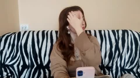 Mia online show from April 5, 6:21 am