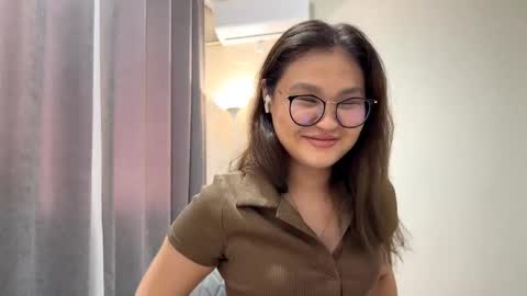 Luna  online show from November 20, 9:19 am