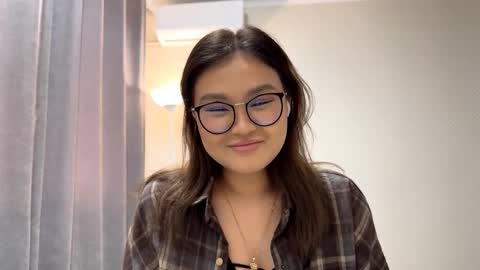 Luna  online show from November 18, 7:33 am