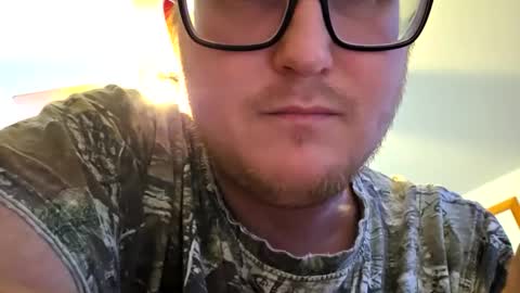 Daniel    y. online show from June 3, 9:09 pm