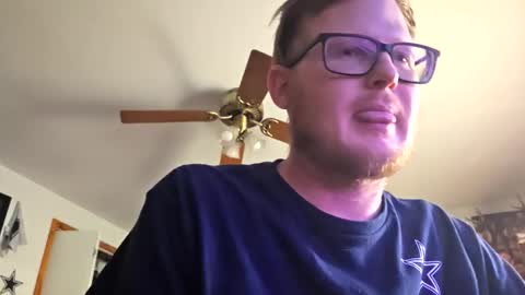 Snapshot of danielp_mod_cb chatting on October 22, 11:06 pm Daniel y. online show from October 22, 11:06 pm