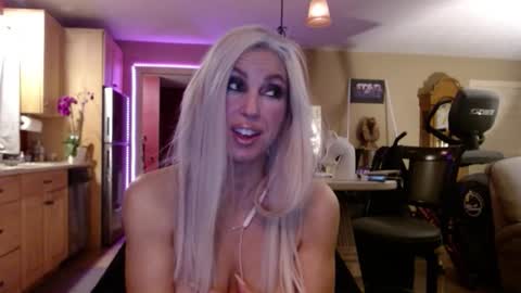 DanikaWhite69 online show from March 10, 11:36 am