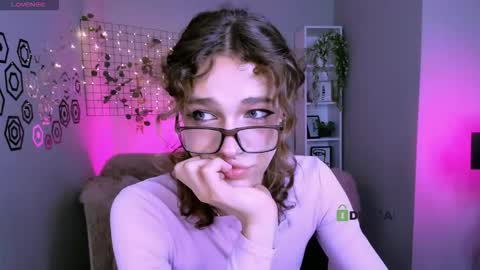 Snapshot of dann_foxy chatting on October 13, 7:38 pm dann foxy online show from October 13, 7:38 pm