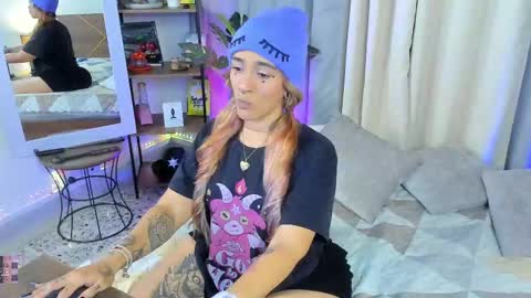 Snapshot of danna__castle chatting on October 3, 5:38 am Dannacastle online show from October 3, 5:38 am