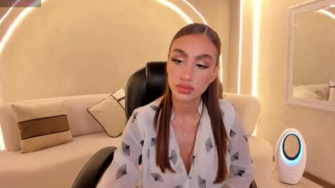 Danna Cruz  online show from September 15, 7:04 pm