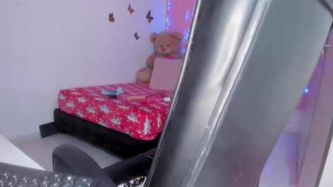 Danna Sofia jeins online show from January 8, 1:28 pm