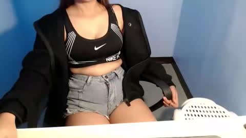 dannashotxx online show from March 3, 11:28 am