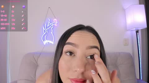 danna  online show from December 17, 10:11 pm