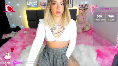 dannia_13 online show from November 19, 3:28 am