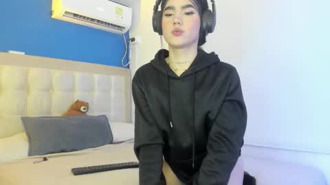 Danny online show from November 8, 1:52 am