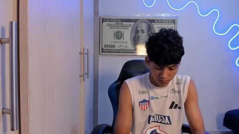 dante_martinez1 online show from April 22, 11:34 pm