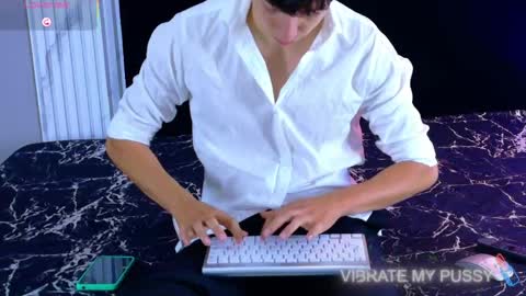 DANTEVIOLETE online show from May 2, 11:38 am