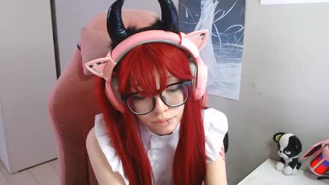danyelleeyermann online show from April 30, 5:40 pm