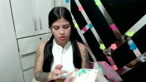 daphne877046 online show from October 21, 2:49 am