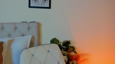 Snapshot of daphne_24 chatting on October 21, 1:05 pm Antonella Mora online show from October 21, 1:05 pm