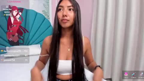 Snapshot of daphne_fox_ chatting on February 27, 2:14 am Daphne  online show from February 27, 2:14 am