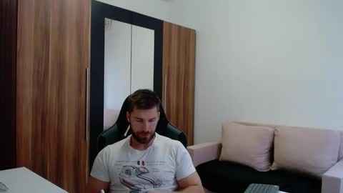 darius_94 online show from February 14, 7:44 am