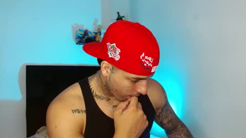 Darius Phoenix  online show from March 7, 7:25 pm