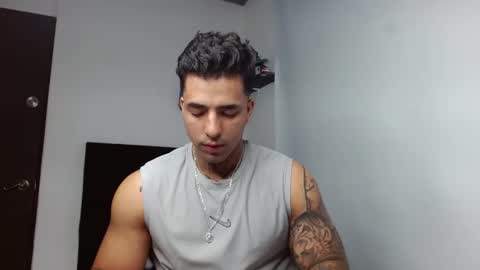 Darius Phoenix  online show from February 5, 11:30 pm