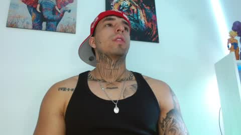 Darius Phoenix  online show from June 4, 6:03 pm