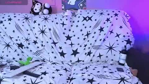 dark_nina__ online show from May 16, 4:09 am