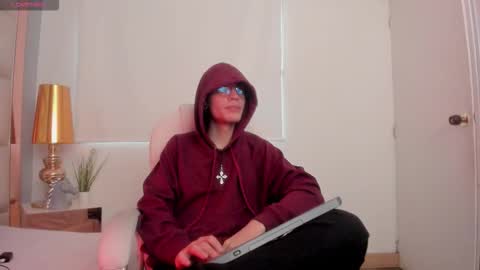 dark_sun333 online show from November 17, 9:06 pm