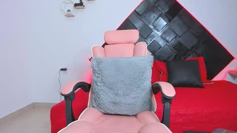 dark_valentino online show from March 18, 5:46 am