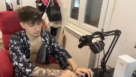 darkbrey777 online show from January 29, 5:35 pm