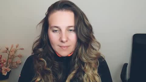 Snapshot of darklure_ chatting on October 2, 9:24 pm Anna online show from October 2, 9:24 pm