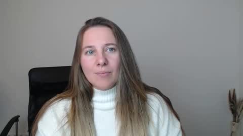 Snapshot of darklure_ chatting on October 29, 10:21 pm Anna online show from October 29, 10:21 pm