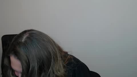 Snapshot of darklure_ chatting on October 20, 4:45 pm Anna online show from October 20, 4:45 pm