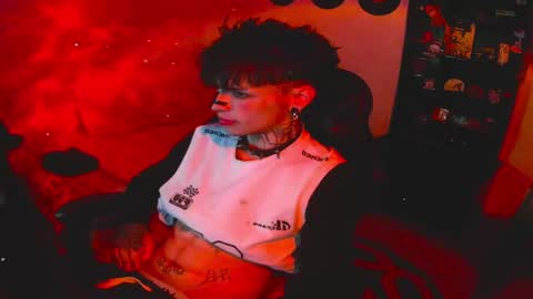Snapshot of darkness_prince_x chatting on October 16, 5:29 am online show from October 16, 5:29 am