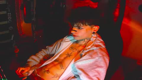   online show from November 12, 6:16 am