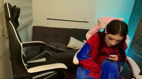 darkpleasuress online show from November 20, 6:01 am