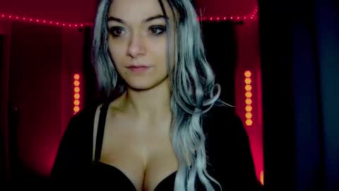 roseredgoddess online show from March 8, 4:05 am