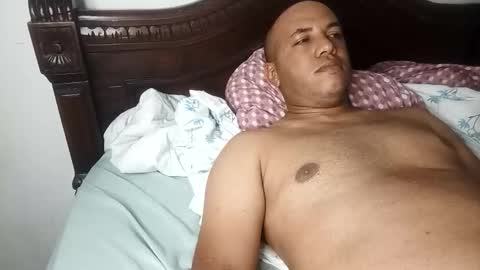 darwinsreyes online show from November 8, 9:51 pm