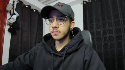 dash lowell   online show from February 26, 11:32 am