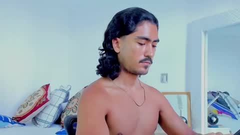Snapshot of david_johnson372 chatting on September 29, 12:48 pm Hey im David that loves to explore and speak their fantasies. Very open talktative and nice. Feel free to chat with me online show from September 29, 12:48 pm