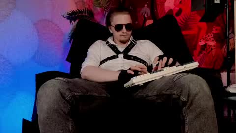 Vincente online show from April 4, 8:27 pm