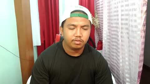 davidhotdesire online show from August 1, 1:40 am