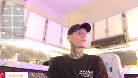 daviid_huge online show from February 25, 6:06 am