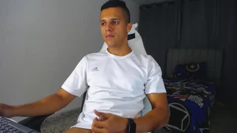 Snapshot of davisito7 chatting on March 9, 6:50 am David Angel online show from March 9, 6:50 am