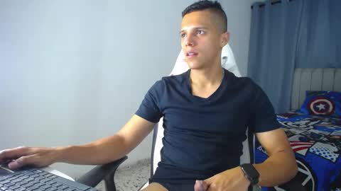 Snapshot of davisito7 chatting on January 21, 3:59 am David Angel online show from January 21, 3:59 am