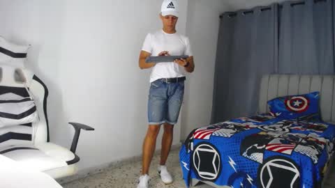 Snapshot of davisito7 chatting on February 3, 3:53 am David Angel online show from February 3, 3:53 am