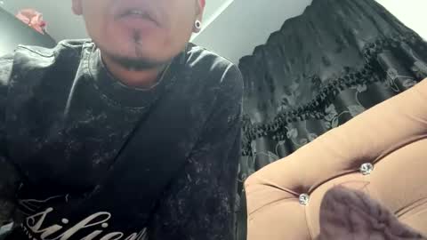 davmacruz online show from April 3, 6:09 am