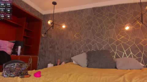 DAYRA ANGELS online show from October 27, 6:30 pm