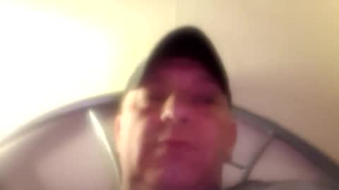 Snapshot of dazzaboxer chatting on October 9, 1:00 am dazzaboxer online show from October 9, 1:00 am
