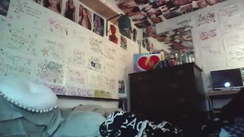 dbeamon92 online show from March 31, 5:57 pm