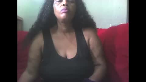 Snapshot of ddboobsnipples chatting on January 2, 8:06 am ddboobsnipples online show from January 2, 8:06 am